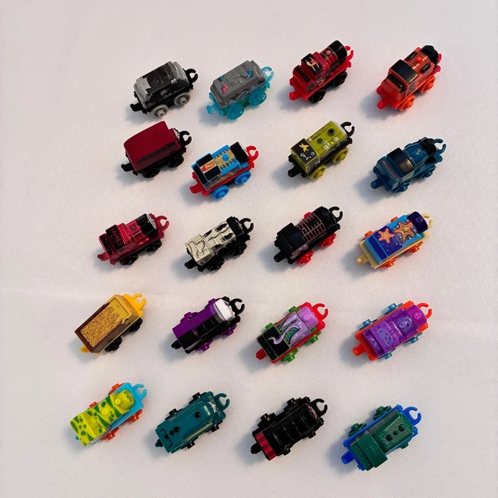 Fisher-Price Thomas & Friends Minis Toy Train 20 Pack Miniature Trains Unique